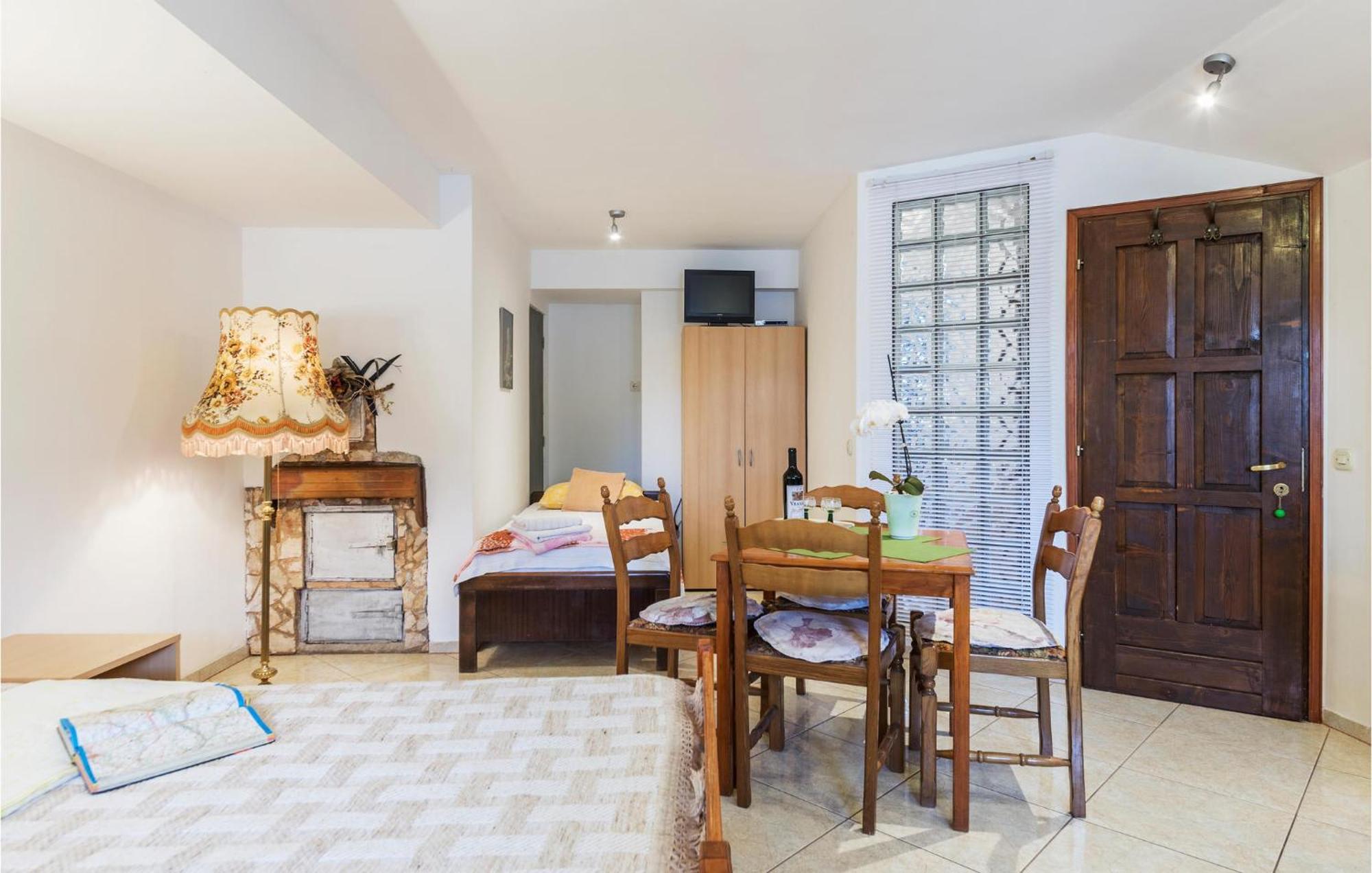 Awesome Studio In Pula With Wifi מראה חיצוני תמונה