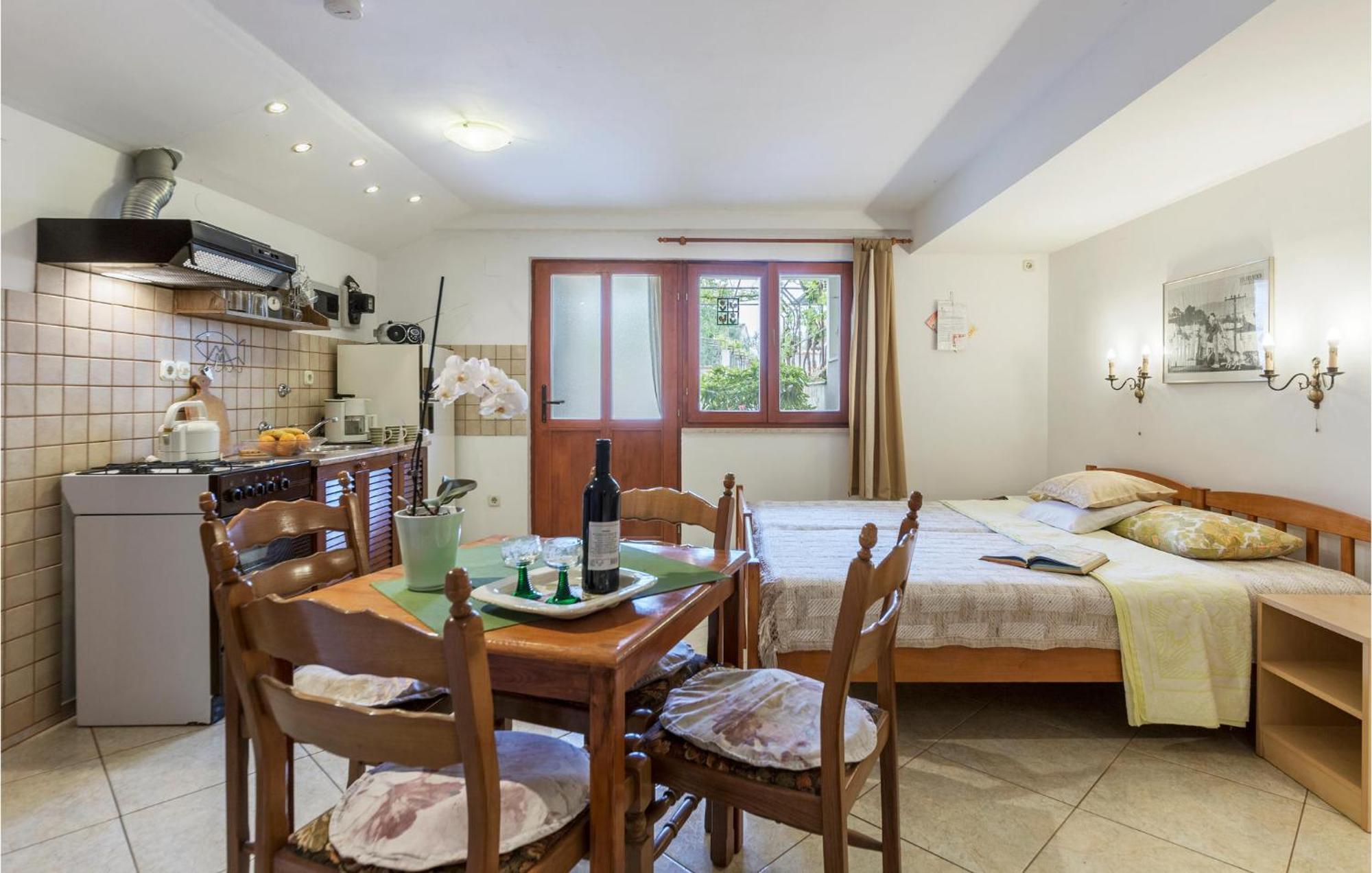 Awesome Studio In Pula With Wifi מראה חיצוני תמונה