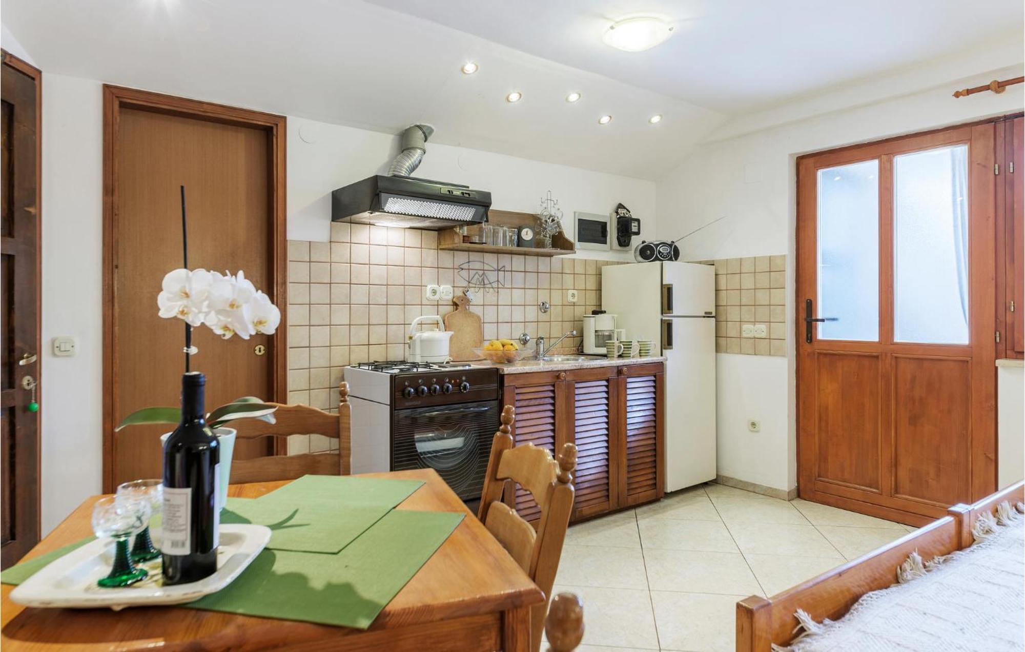 Awesome Studio In Pula With Wifi מראה חיצוני תמונה